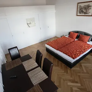 Carpe Diem , Прага Чехия